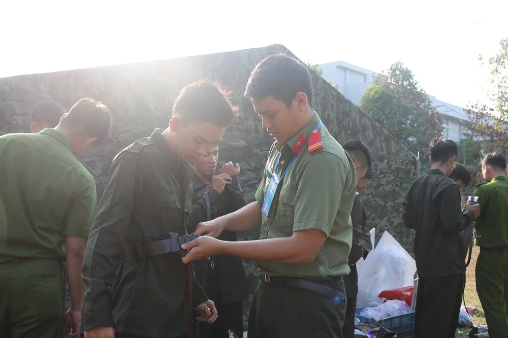 Cảm xúc lẫn lộn của các tân binh lên đường nhập ngũ ảnh 5