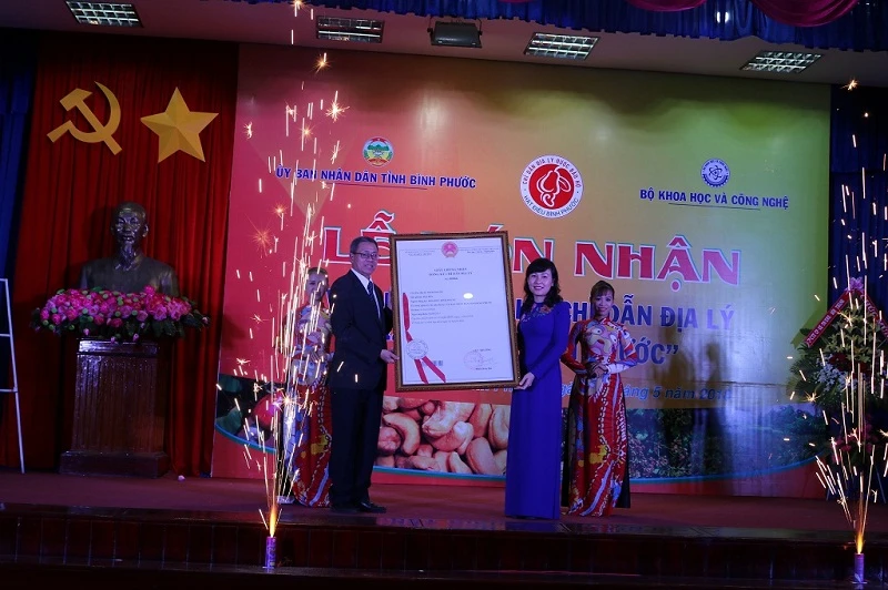 Đề nghị dùng tem điện tử cho đặc sản hạt điều Bình Phước ảnh 3