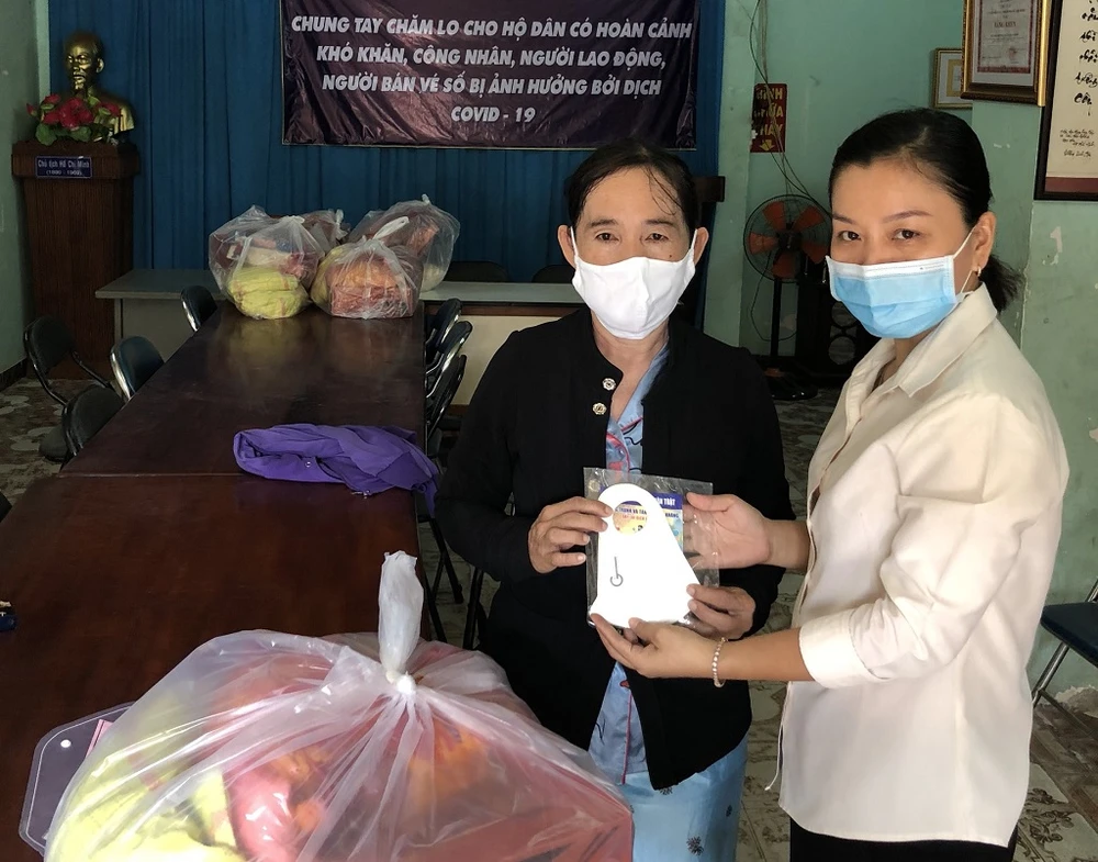 'Tôi có thể yên tâm không đói vì đã có thùng mì tôm, bao gạo!' ảnh 6