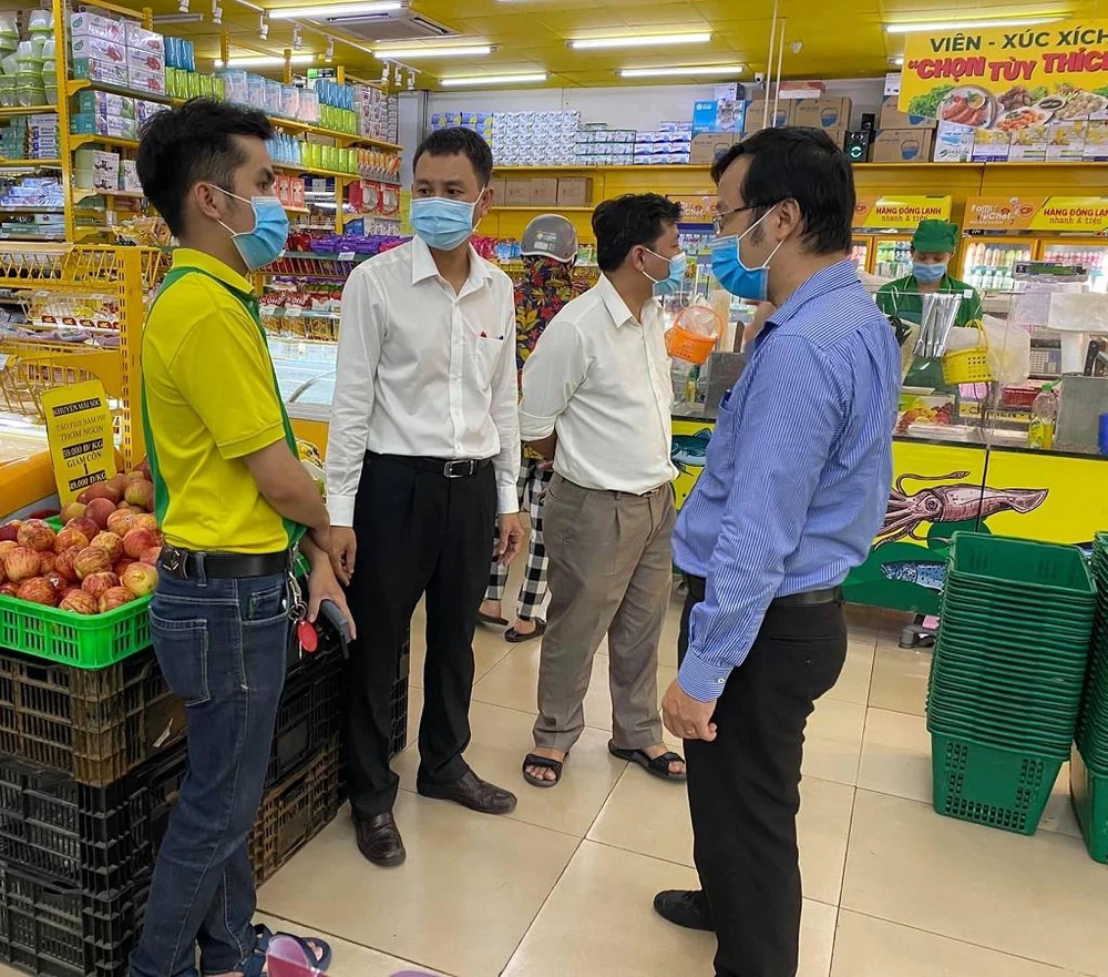 Thủ Đức: Khuyến khích người dân không đến làm thủ tục trực tiếp tại trụ sở ảnh 3