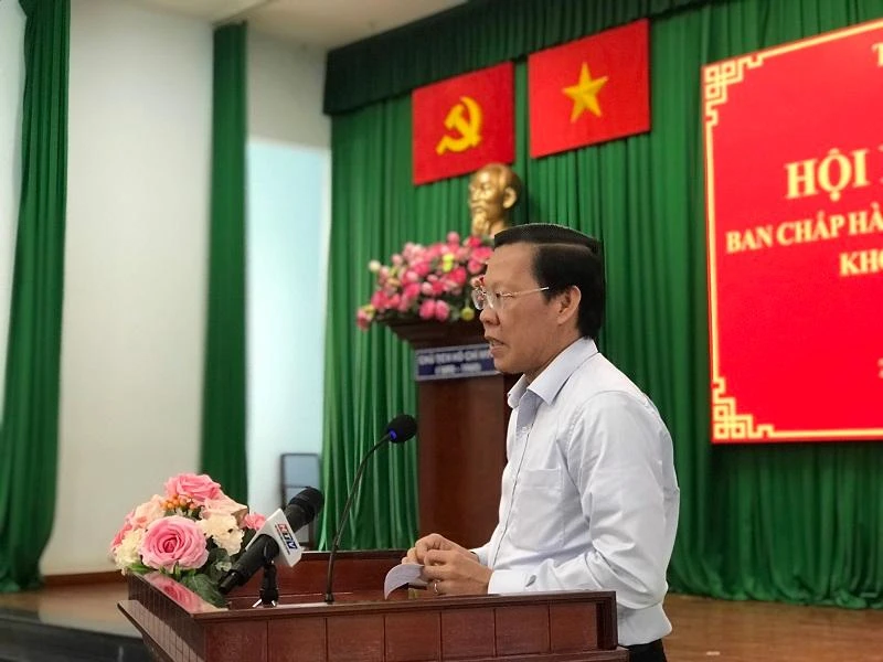 Chủ tịch UBND TP.HCM Phan Văn Mãi phát biểu tại hội nghị. Ảnh: THANH TUYỀN