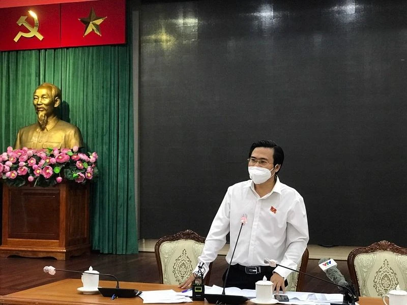 Ông Cao Thanh Bình, Trưởng ban Ban Văn hóa - xã hội HĐND TP.HCM tại buổi tái giám sát chiều 18-4. Ảnh: THANH TUYỀN