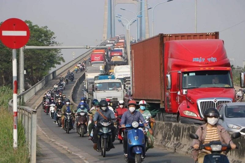 Hạ tầng giao thông là một trong những rào cản kìm hãm sự phát triển ngành logistics tại Thủ Đức. Ảnh: ĐÀO TRANG