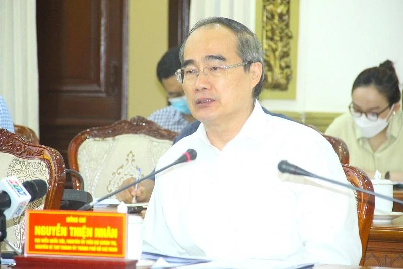 Ông Nguyễn Thiện Nhân góp ý về nghị quyết 54. Ảnh: LÊ THOA