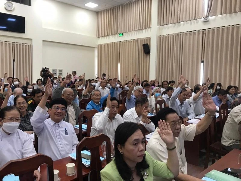 Hội nghị đã tiến hành hiệp thương, bầu bà Trần Kim Yến, Bí thư quận 1 làm Chủ tịch Ủy ban MTTQ Việt Nam TP.HCM. Ảnh: THANH TUYỀN