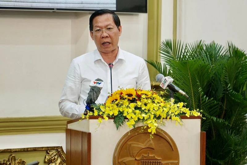 Chủ tịch UBND TP.HCM Phan Văn Mãi nhận trách nhiệm về tỉ lệ giải ngân vốn đầu tư công còn thấp, chỉ đạt 29% trong những tháng đầu năm. Ảnh: BẢO PHƯƠNG