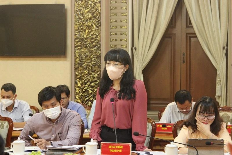 Giám đốc Sở Tài chính TP.HCM Phạm Thị Hồng Hà nói về khó khăn khi thực hiện nghị quyết 131. Ảnh: THANH TUYỀN