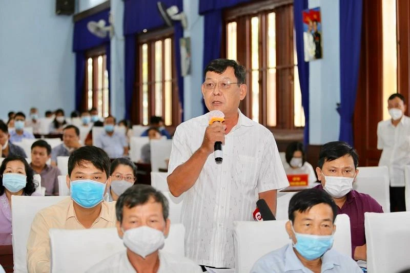 Cử tri huyện Củ Chi nêu ý kiến tại buổi tiếp xúc. Ảnh: HOÀNG GIANG Cử tri huyện Củ Chi nêu ý kiến tại buổi tiếp xúc. Ảnh: HOÀNG GIANG