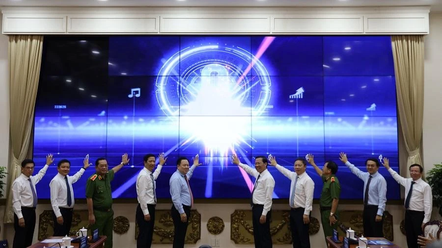 Chủ tịch Phan Văn Mãi: Cần sớm thay đổi cách xử lý công việc theo kiểu truyền thống ảnh 1 Chủ tịch Phan Văn Mãi: Cần sớm thay đổi cách xử lý công việc theo kiểu truyền thống ảnh 1