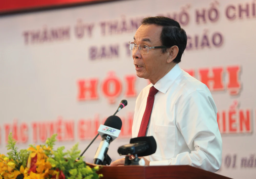 Bí thư Thành ủy TP.HCM Nguyễn Văn Nên phát biểu tại hội nghị. Ảnh: THANH TUYỀN