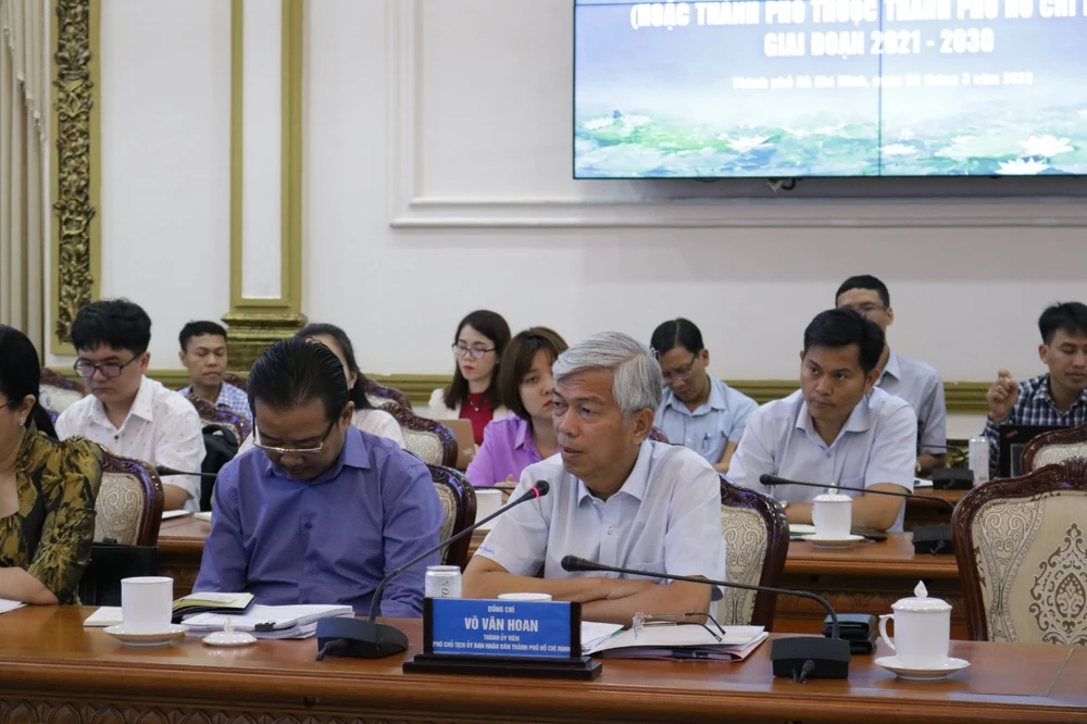 Phó Chủ tịch UBND TP.HCM Võ Văn Hoan chủ trì hội nghị. Ảnh: THANH TUYỀN Phó Chủ tịch UBND TP.HCM Võ Văn Hoan chủ trì hội nghị. Ảnh: THANH TUYỀN