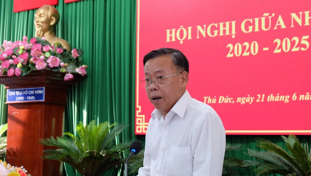 Bí thư Thành uỷ TP Thủ Đức Nguyễn Hữu Hiệp nói sẽ chuẩn bị ban hành nghị quyết để triển khai có hiệu quả nghị quyết mới thay thế Nghị quyết 54. Ảnh: THANH TUYỀN