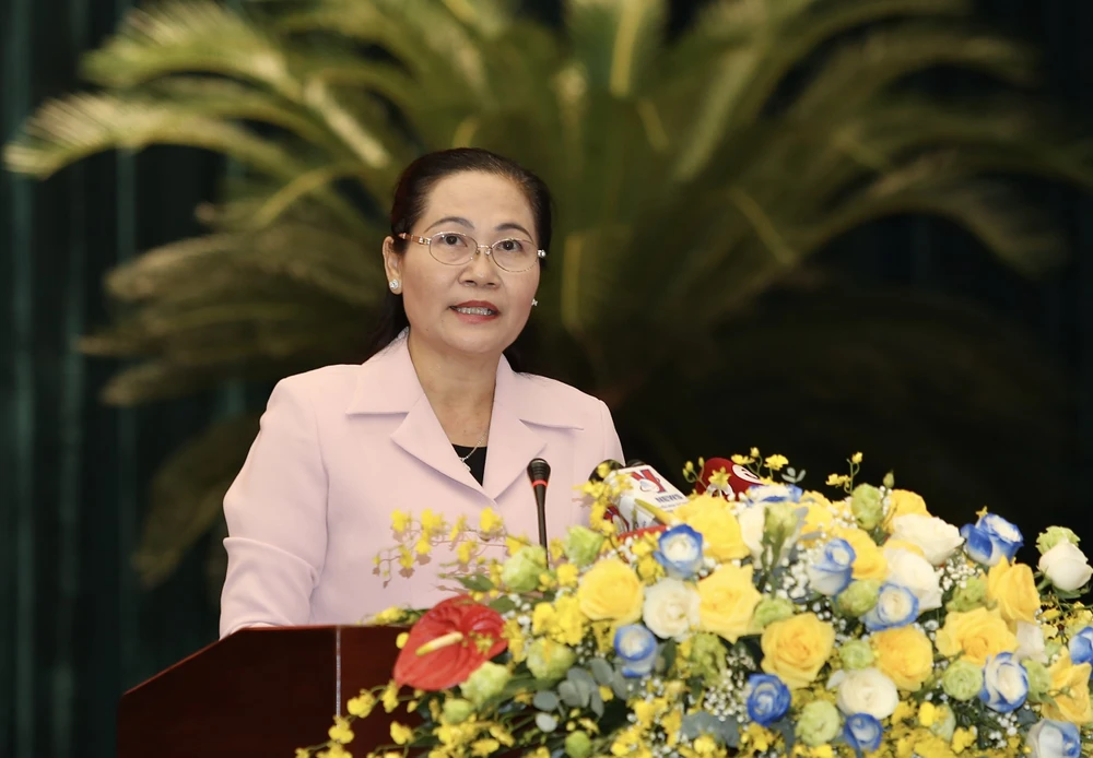 Chủ tịch HĐND TP.HCM Nguyễn Thị Lệ triển khai Nghị quyết số 98 tại hội nghị chiều 15-7. Ảnh: HOÀNG GIANG