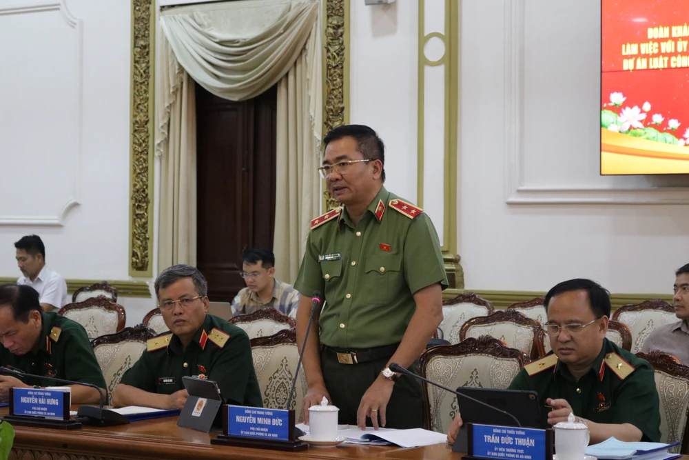 Phó Chủ nhiệm Ủy ban Quốc phòng và An ninh, Trung tướng Nguyễn Minh Đức kết luận buổi làm việc. Ảnh: THANH TUYỀN