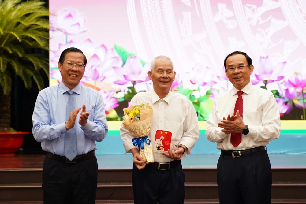 Ông Nguyễn Văn Nên: Các Bí thư khu phố, ấp đã sống vì người khác, vì nước, vì dân... ảnh 1