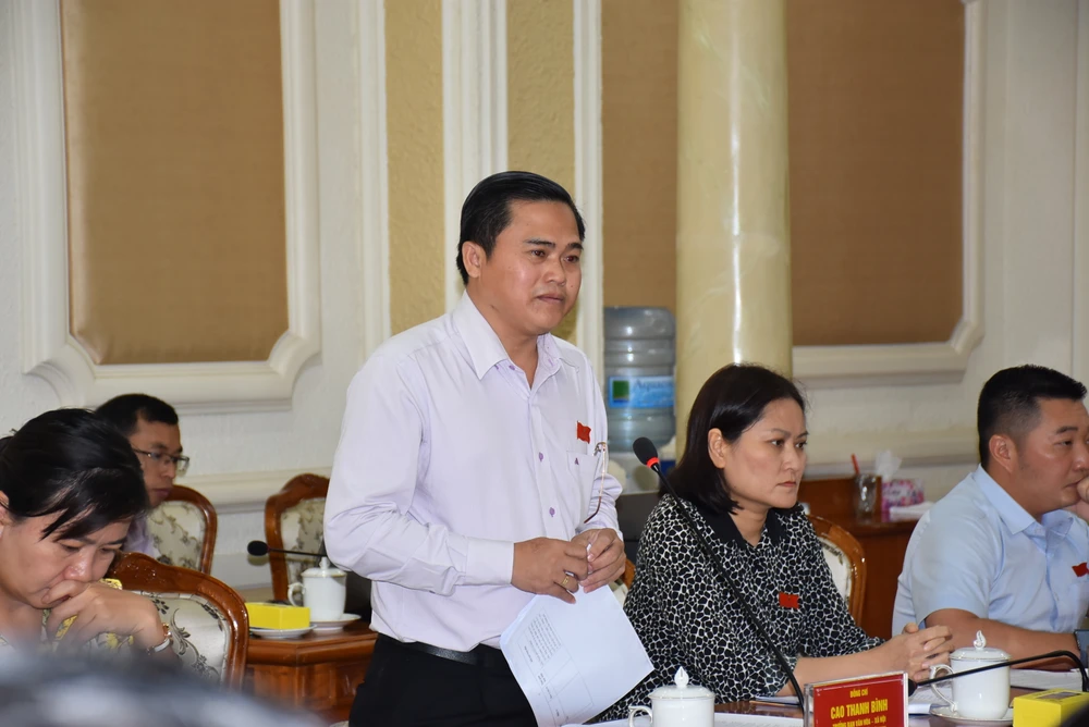 ĐB Cao Thanh Bình nêu ý kiến tại buổi giám sát. Ảnh: THANH TUYỀN
