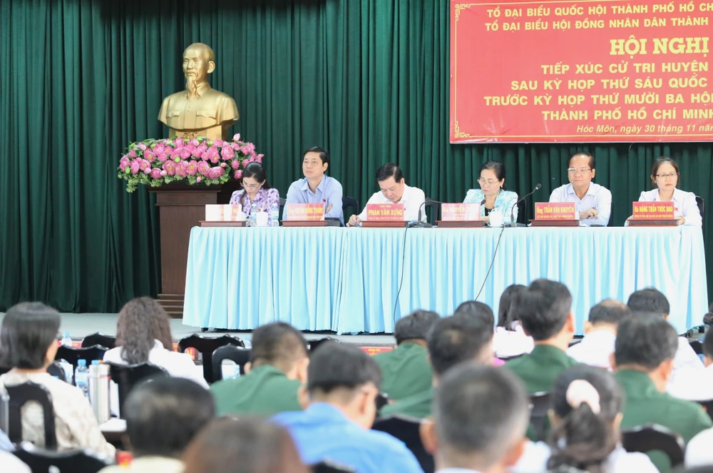 Cử tri mong TP.HCM được 'làm nhiều hưởng nhiều', lấy nguồn lực đầu tư cho các dự án trọng điểm- TXCT-hoc-mon