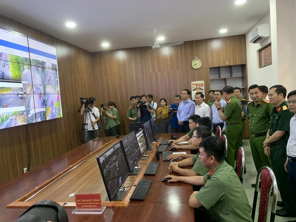 Công an TP Thủ Đức trấn áp tội phạm từ Trung tâm giám sát hình ảnh camera-cong-an-tp-thu-duc-khanh-thanh-camera-giamsatJPG