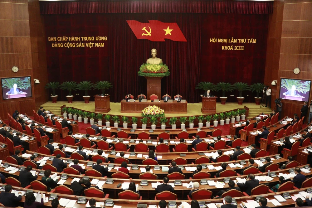 TP.HCM hưởng ứng cuộc thi tìm hiểu về Nghị quyết Hội nghị Trung ương 8 khoá XIII-tong-bi-thu-chu-tri-hoi-nghi-trung-uong-8-1-1-42-627.jpg