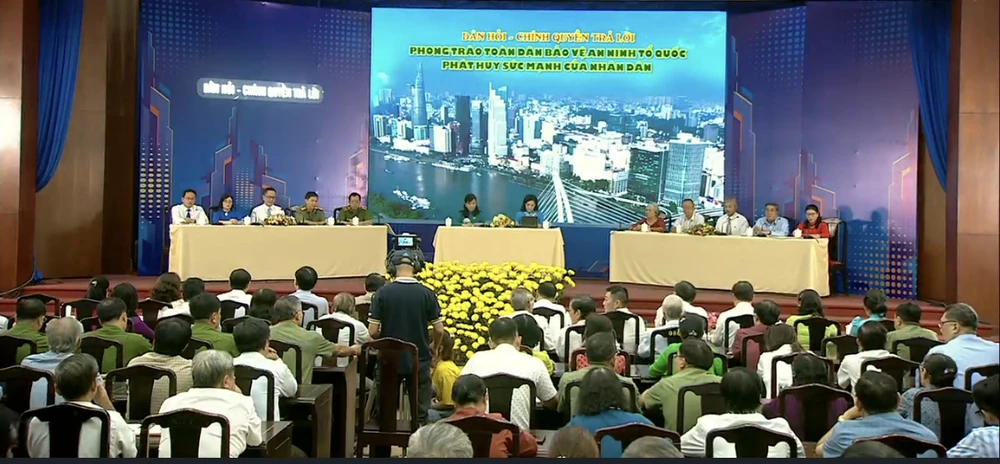 Công an TP.HCM thường xuyên gọi hỏi thanh thiếu niên hư, có tiền án để ngăn nguy cơ phạm tộidan-hoi-chinh-quyen-tra-loi.jpg