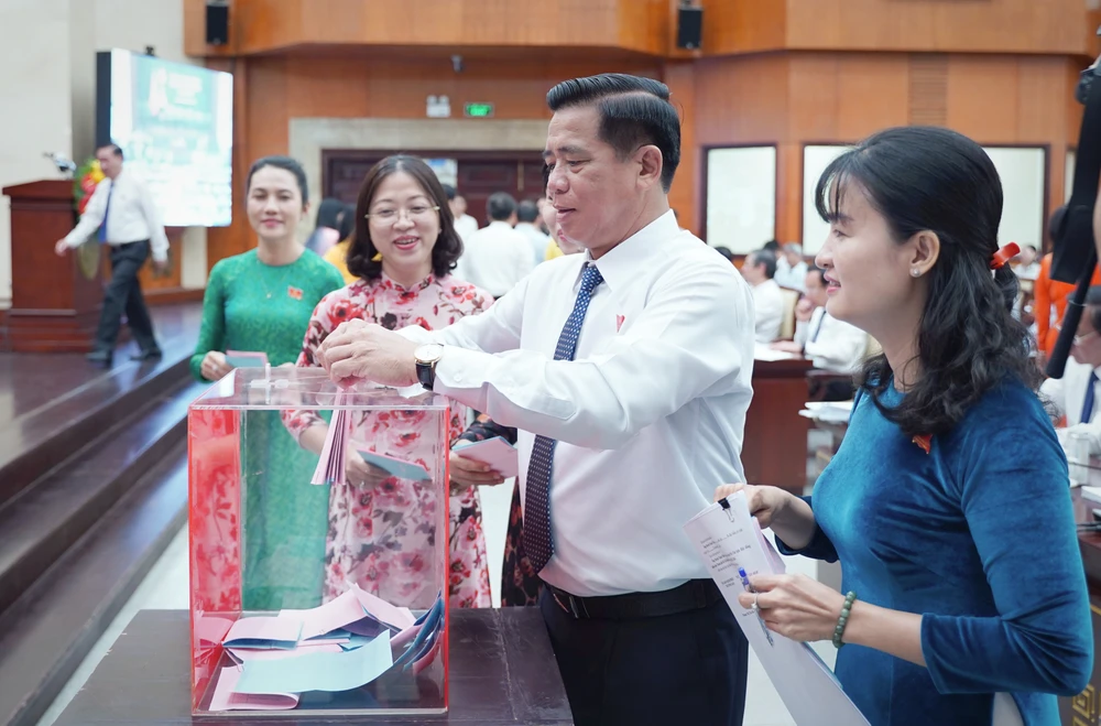 Ông Huỳnh Thanh Nhân làm Phó Chủ tịch HĐND TP.HCM-HDND-TPHCM-bo-phieu-bau-nhan-su-Pho-chu-tich-HDND.jpg