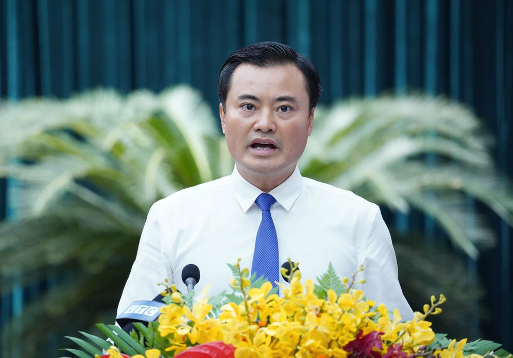 TP.HCM sẽ thu hồi đất đối với 31 dự án trong năm 2024-hop-hoi-dong-nhan-dan-tphcm-PCT-Bui-xuan-cuong-trinh-to-trinh-thu-hoi-dat.jpg