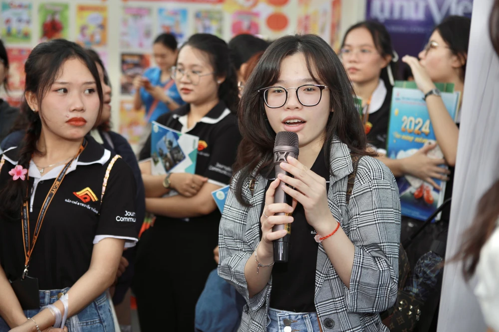 Nghe chuyện dọc đường tác nghiệp cùng phóng viên điều tra-talk-show-doc-duong-tac-nghiep-hoi-bao-toan-quoc (2).jpg