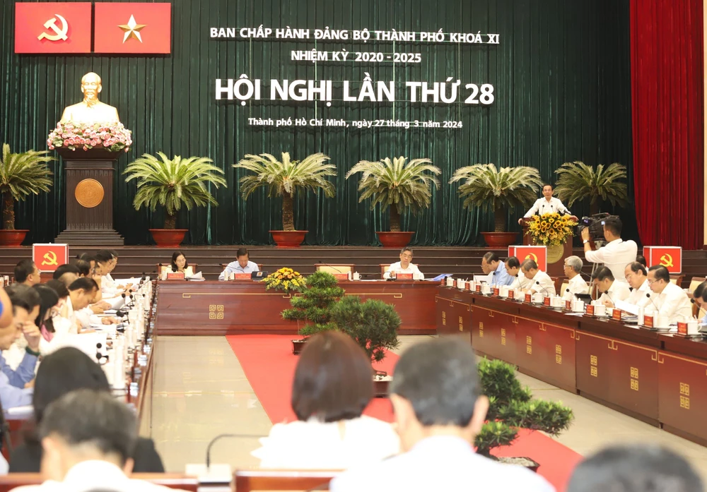 Thiếu tướng Mai Hoàng thông tin về tiến độ xử lý vụ án đăng kiểm, 4 tiếp viên hàng không vận chuyển ma tuý-hoi-nghi-ban-chap-hanh-dang-bo-tphcm-28-hoi-nghi-BCH-dang-vo-tphcm-lan-thu-28 (3).jpg