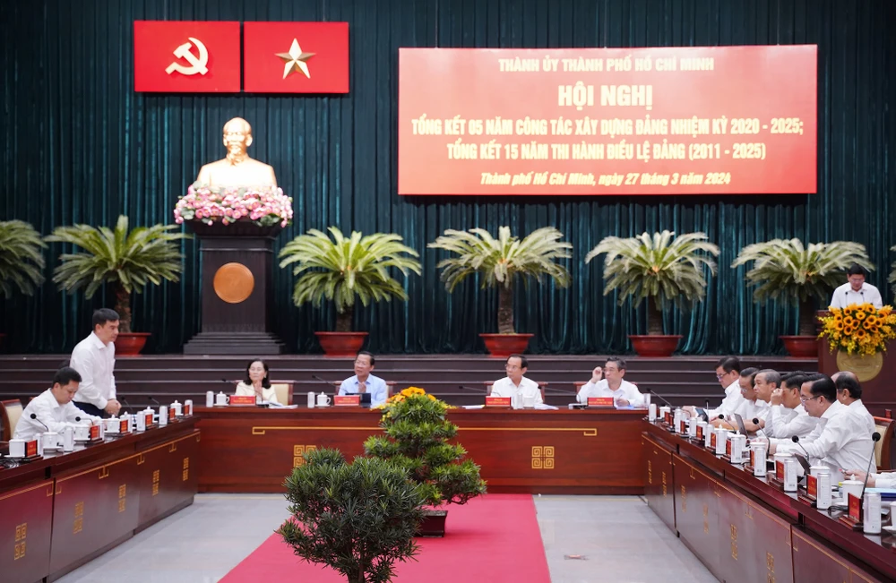 Bí thư Nguyễn Văn Nên: Đến doanh nghiệp mà mang tư tưởng làm ngôi sao, không bao giờ động viên được người khác hành độngtphcm-tong-ket-5-nam-xxay-dung-dang.jpg