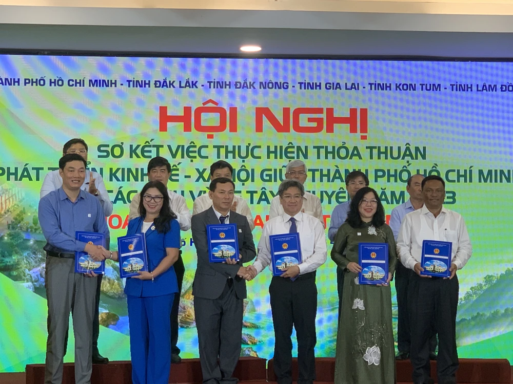 TP.HCM tăng kết nối vùng với 5 tỉnh Tây Nguyên từ kinh tế đến xã hội, y tếTPHCM-ket-noi-vung-5-tinh-tay-nguyen (33).JPG