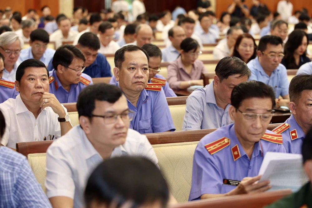 Ban Nội chính Thành ủy TP, Ban Tuyên giáo Thành ủy và Ủy ban Kiểm tra Thành ủy đã triển khai 7 văn bản của Trung ương và Thành ủy về công tác phòng, chống tham nhũng, tiêu cực-hoi-nghi-quan-triet-quy-dinh-phong-chong-tham-nhung (5).jpg