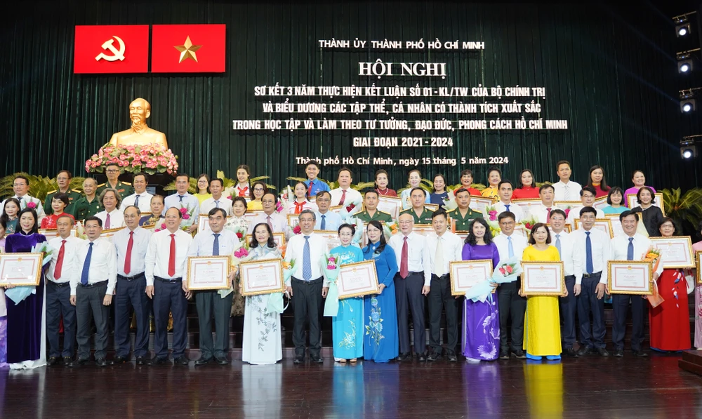 Học tập Bác, TP.HCM sẽ nỗ lực khắc phục biểu hiện đùn đẩy, né tránh-hoc-tap-bac-ho-2024 (5).jpg