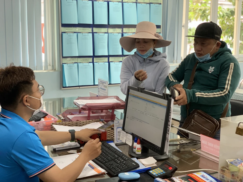 TP.HCM xử nghiêm cán bộ cửa quyền, tham nhũng-can-bo-cua-quyen-tphcm.jpg