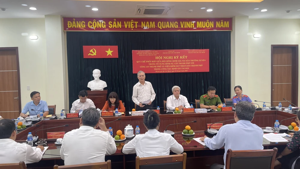 Công an TP.HCM cùng hai cơ quan ký kết quy chế phối hợp trong công tác định giá tài sản-TPHCM-ky-ket-quy-che-dinh-gia-tai-san.jpg