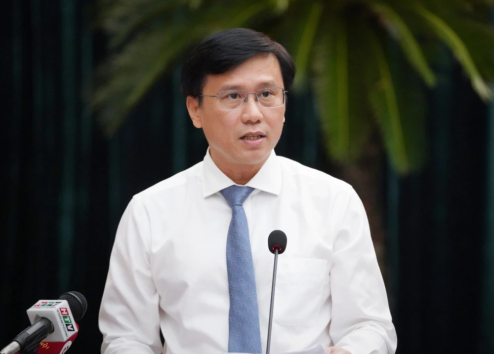 Chủ tịch quận Bình Tân nói về thông tin sa thải người lao động lớn tuổi-chu-tich-quan-binh-tan-noi-ve-sa-thai-nguoi-lao-dong-lon-tuoi.jpg