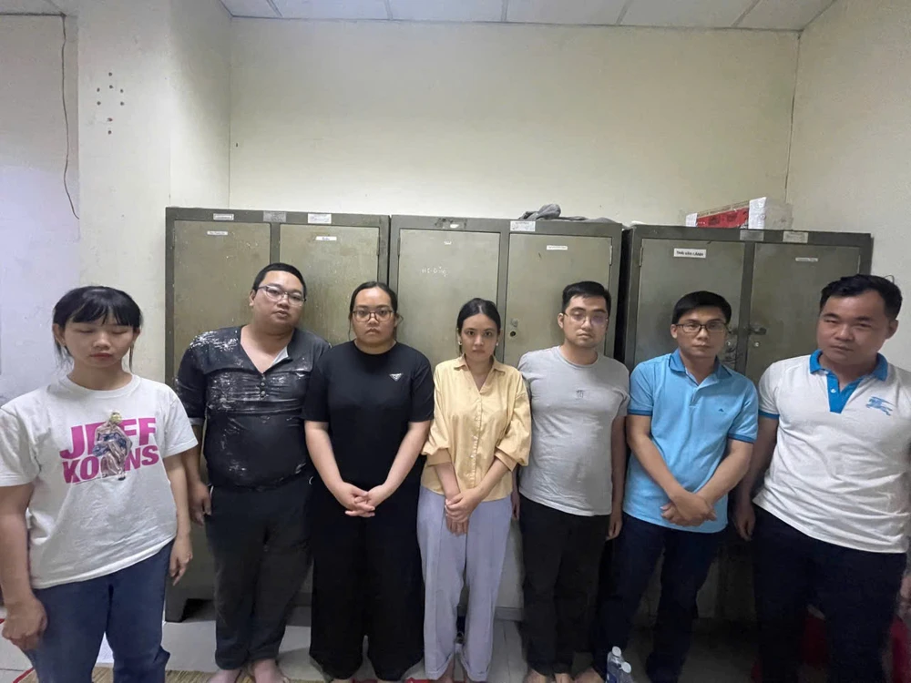 Công an Huyện Bình Chánh xóa đường dây làm giả giấy tờ quy mô lớn-cong-an-huyen-binh-chanh-duong-day-lam-giay-to-gia.jpg