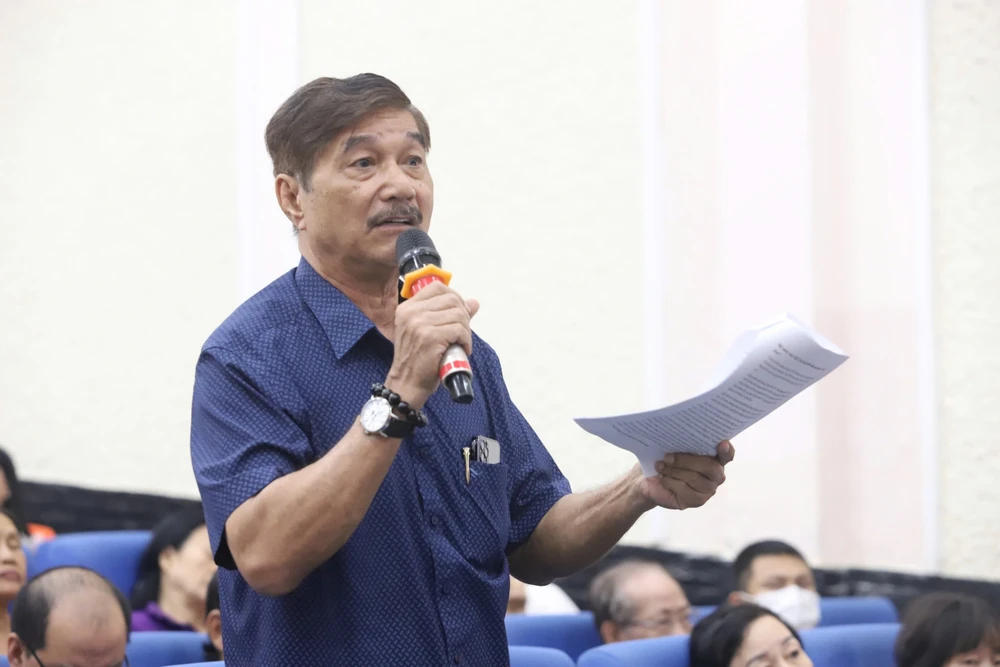 Cử tri TP Thủ Đức quan tâm đến chống lãng phí, tinh gọn bộ máy-tiep-xuc-cu-tri-thu-duc-tinh-gon-bo-may (2).jpg