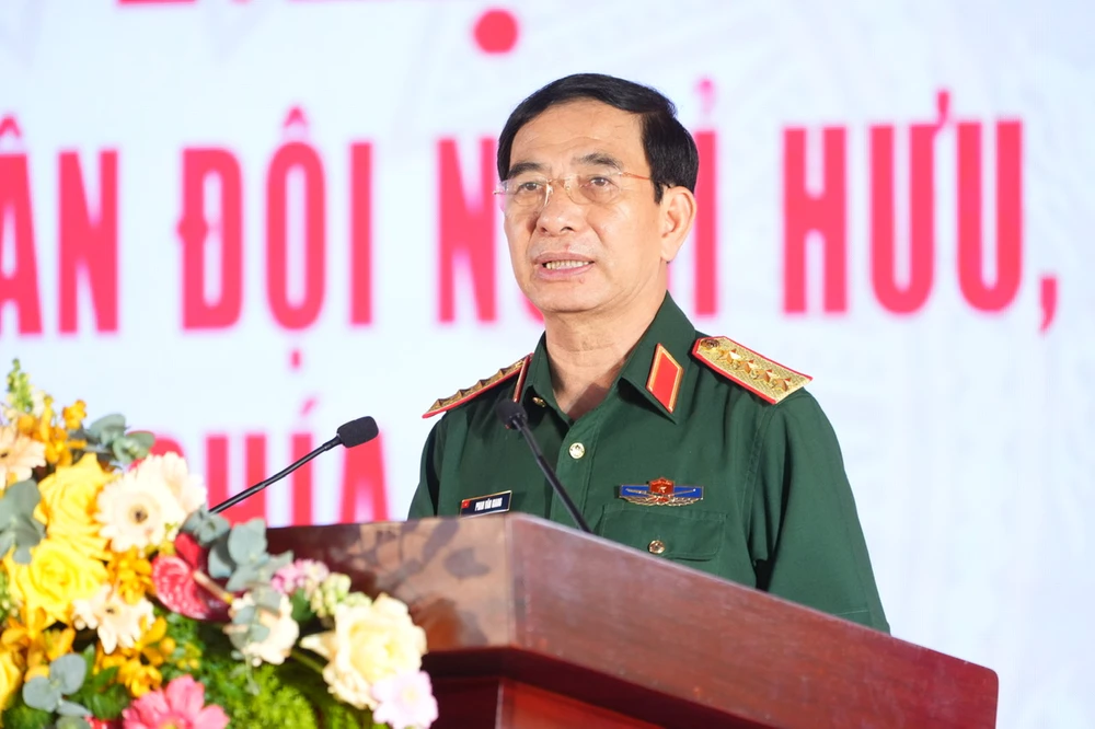 Bộ trưởng Bộ Quốc phòng gặp mặt đại biểu cán bộ cao cấp quân đội nghỉ hưu khu vực phía Nam-dai-tuong-phan-van-giang-gap-can-bo-nghi-huu.jpg