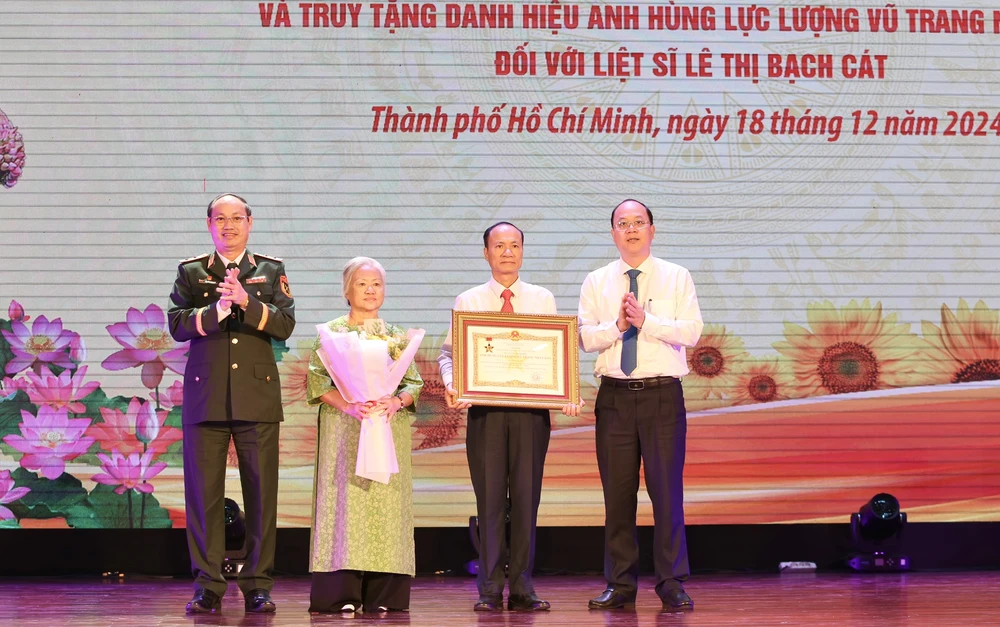 Truy tặng danh hiệu Anh hùng Lực lượng vũ trang nhân dân đối với liệt sĩ Lê Thị Bạch Cát-anh-hung-luc-luong-vu-trang-liet-si-le-thi-bach-cat.jpg