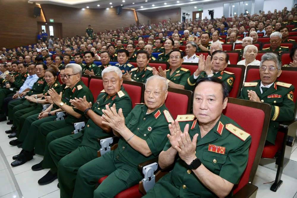 gap-mat-can-bo-quan-doi-cap-cao-nghi-huu-tphcm (2).jpg
