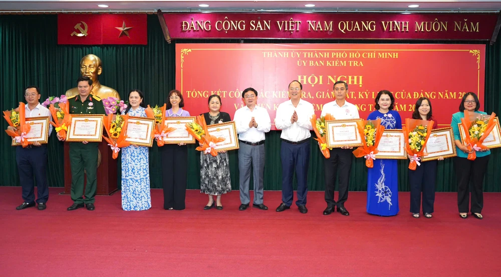 Phó chủ nhiệm Ủy ban Kiểm tra Trung ương: 'Đừng xem việc xử lý, kỷ luật đảng viên là thành tích của mình'-ky-luat-dang-tphcm.jpg