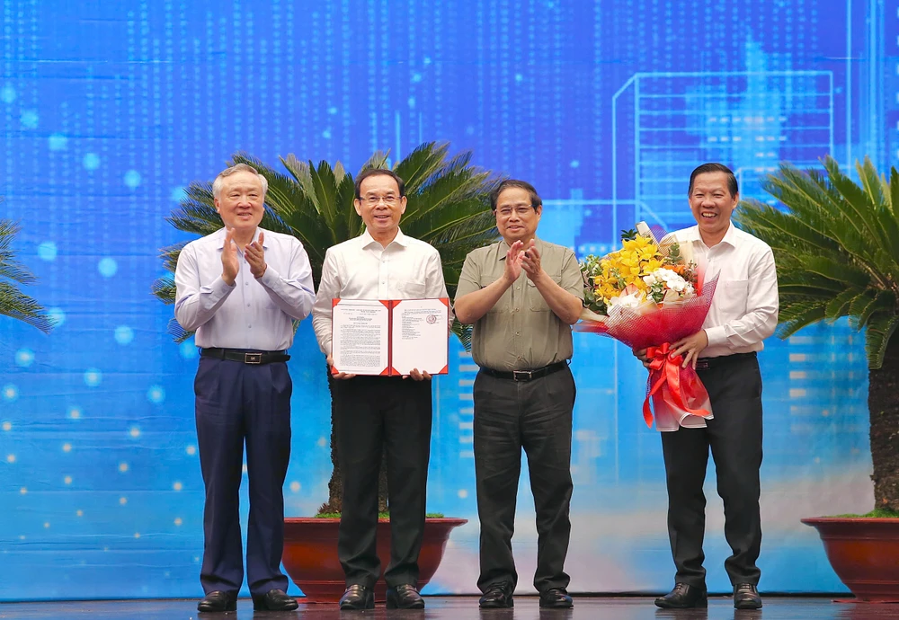 Bí thư Nguyễn Văn Nên: Bản quy hoạch TP.HCM đã chấm dứt một thời gian dài chờ đợi của địa phương -cong-bo-quy-hoach-tphcm.jpg