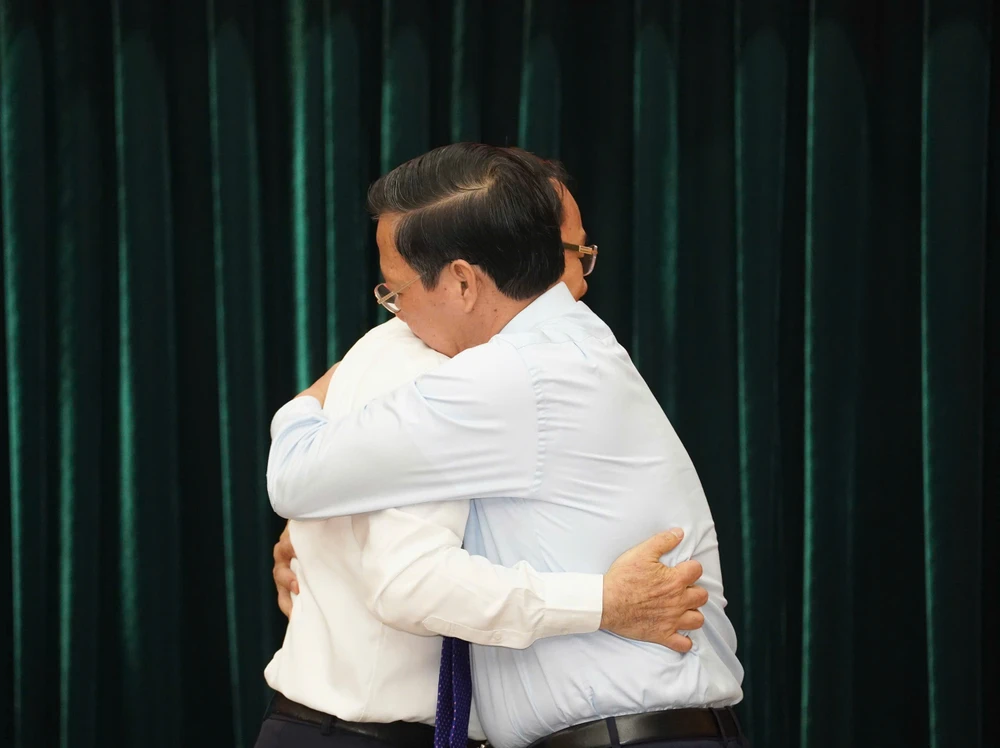 Ông Phan Văn Mãi nói lời cảm ơn TP.HCM-chu-tich-phan-van-mai.jpg