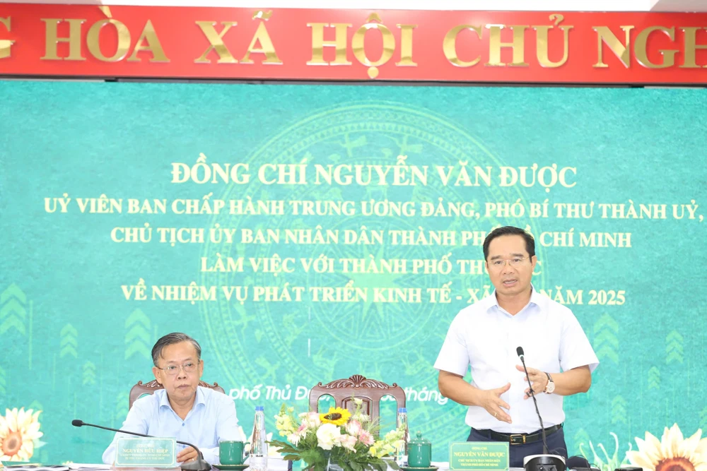 Chủ tịch TP.HCM Nguyễn Văn Được: TP Thủ Đức cần phát triển theo mô hình chiến lược 1-4-1-tp-thu-duc-chu-tich-tphcm-lam-viec (2).jpg