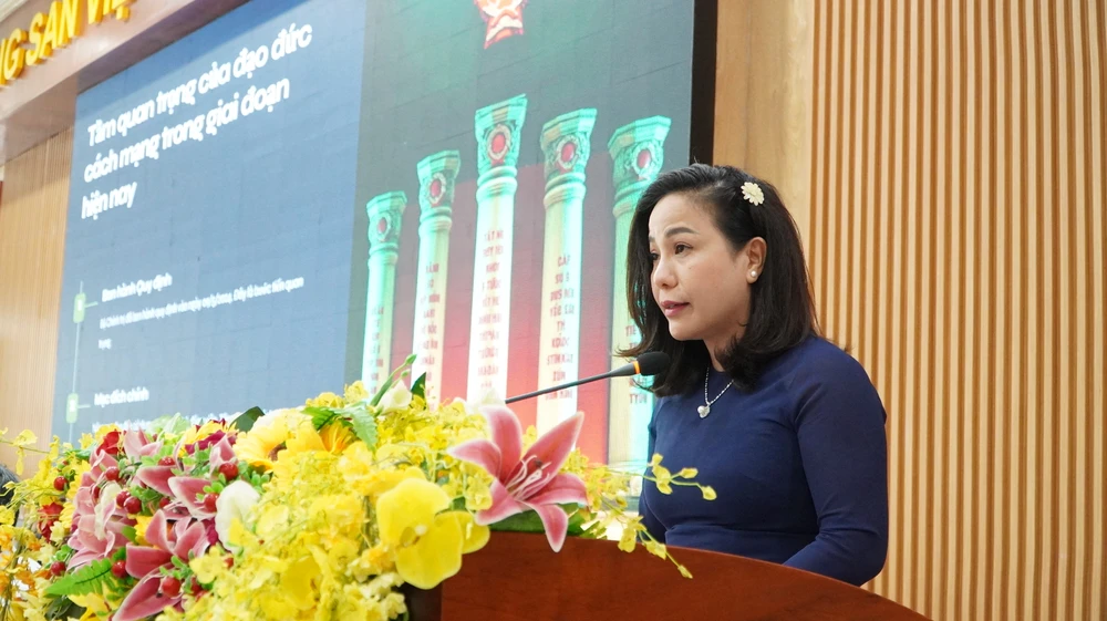 TS Lê Bí Bo nhìn nhận, một số cán bộ, đảng viên sau khi được bổ nhiệm vào các vị trí quan trọng có dấu hiệu tự mãn, thiếu ý thức tu dưỡng, rèn luyện đạo đức. Ảnh: THANH TUYỀN