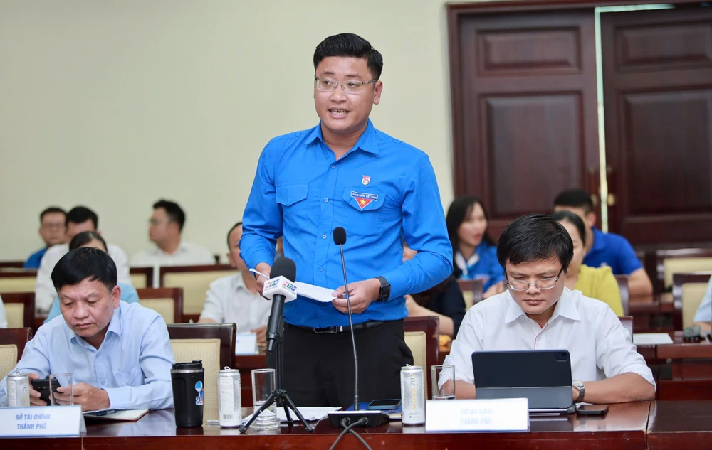 Chủ tịch UBND TP.HCM gửi gắm gì đến thanh niên?-chu-tich-UBND-TP-doi-thoai-thanh-nien (3).jpg