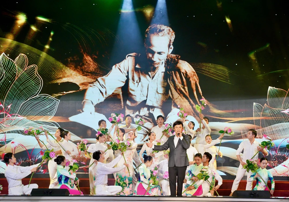 Ông Nguyễn Thanh Nghị: Học Bác, nêu cao tinh thần trách nhiệm để bước vào kỷ nguyên vươn mình-guong-hoc-tap-va-lam-theo-guong-chu-tich-ho-chi-minh2.JPG