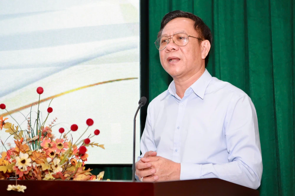 khen-thuong-tac-pham-bao-chi (2).jpg