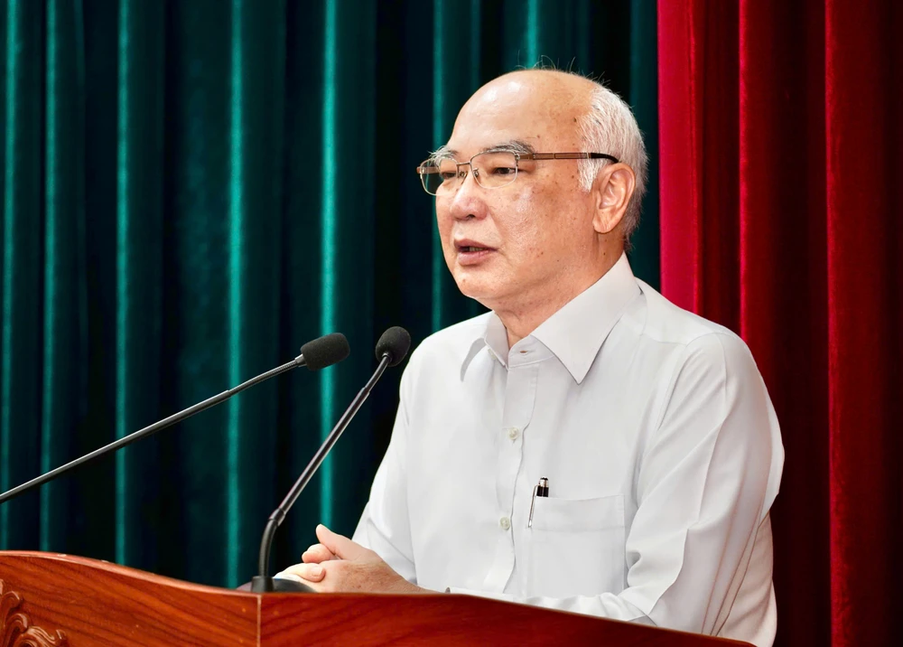 ong-phan-nguyen-nhu-khue-nghi-huu (5).jpg