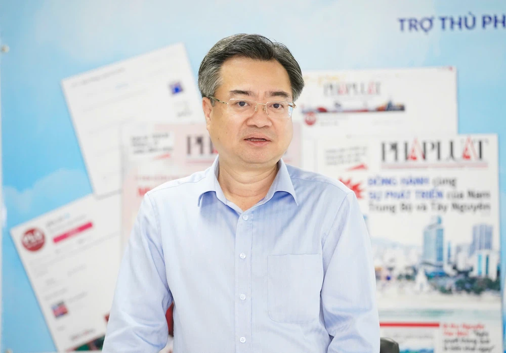 ong-nguyen-thanh-nghi-tham-bao-phap-luat-tphcm (6).jpg